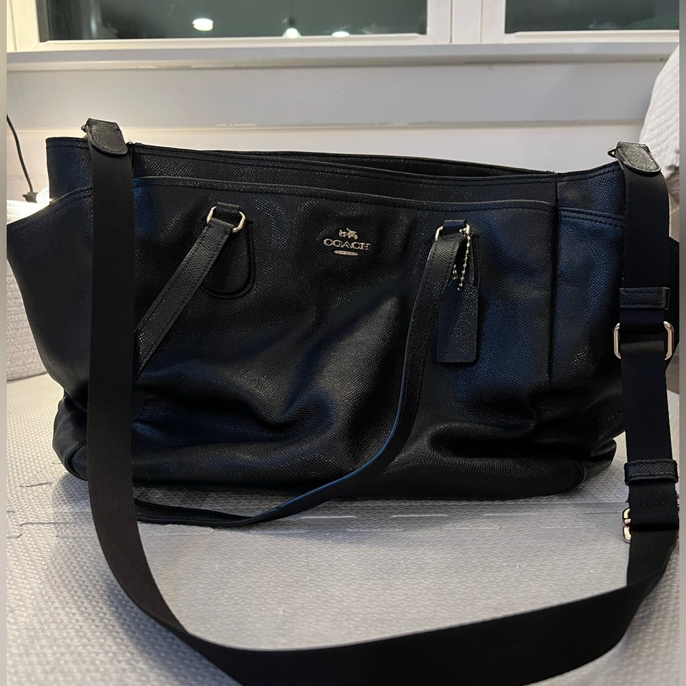 Coach New York Medium Tote Bag - Black